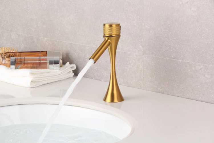 basin faucet1.jpg