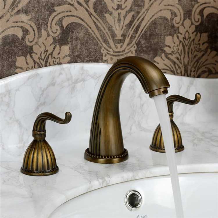choose antique faucet1.jpg