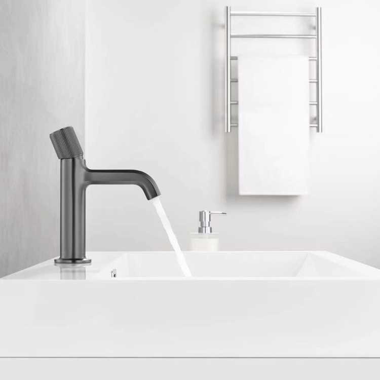 remove washbasin faucet3.jpg