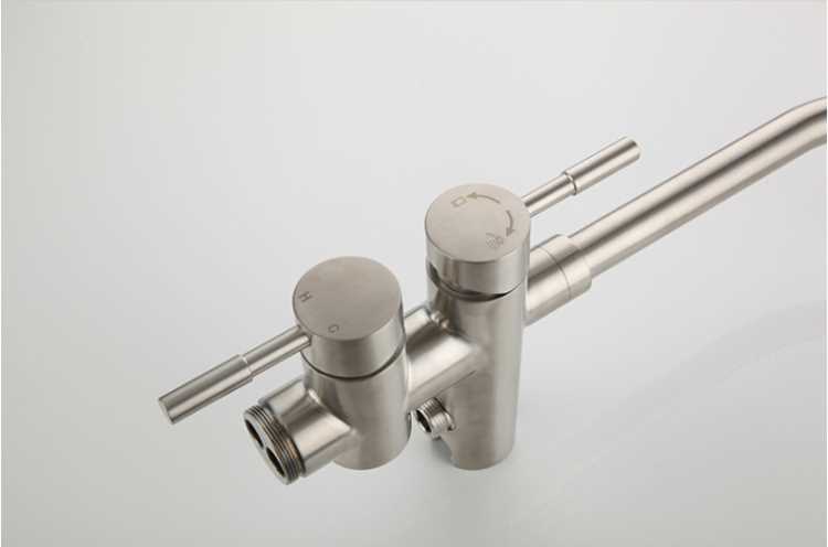 YT-1-2551H22 Floor stand bathtub faucet.jpg