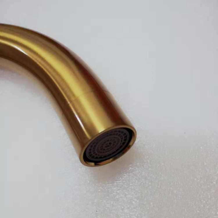 YT-1-2551M4 Floor stand bathtub faucet.jpg