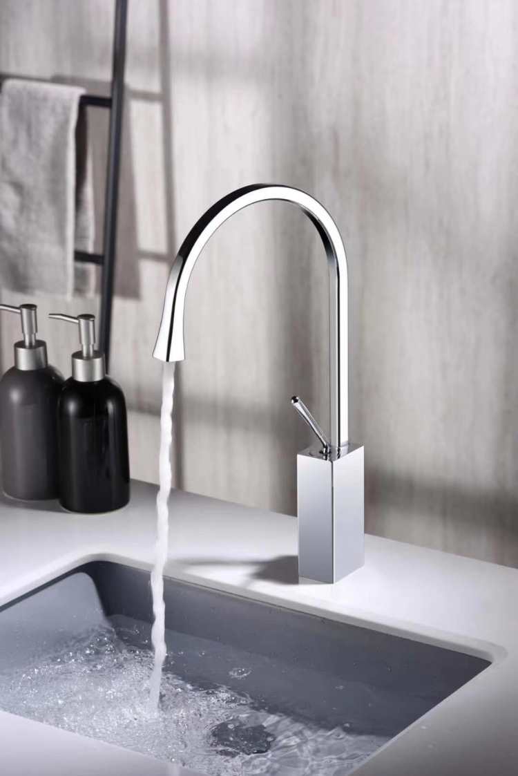 Reasons for small water outlet of kitchen faucet1.jpg